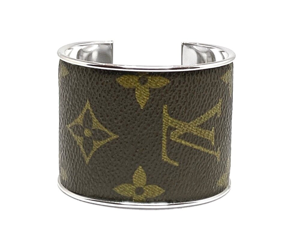 Louis Vuitton LV Logo Leather Double Wrap Bracelet