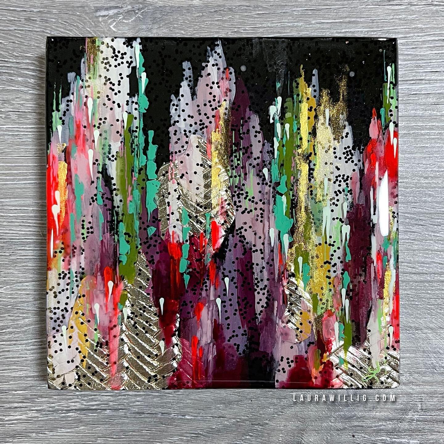 Find this little 5&rdquo; mini up on my website now! LauraWillig.com 

.
.
.
.
#buylocal #buyart #abstractart #abstractpainting #artresin #resinart #miniart #artunder100 #giveart #interiordecor #colorinspiration