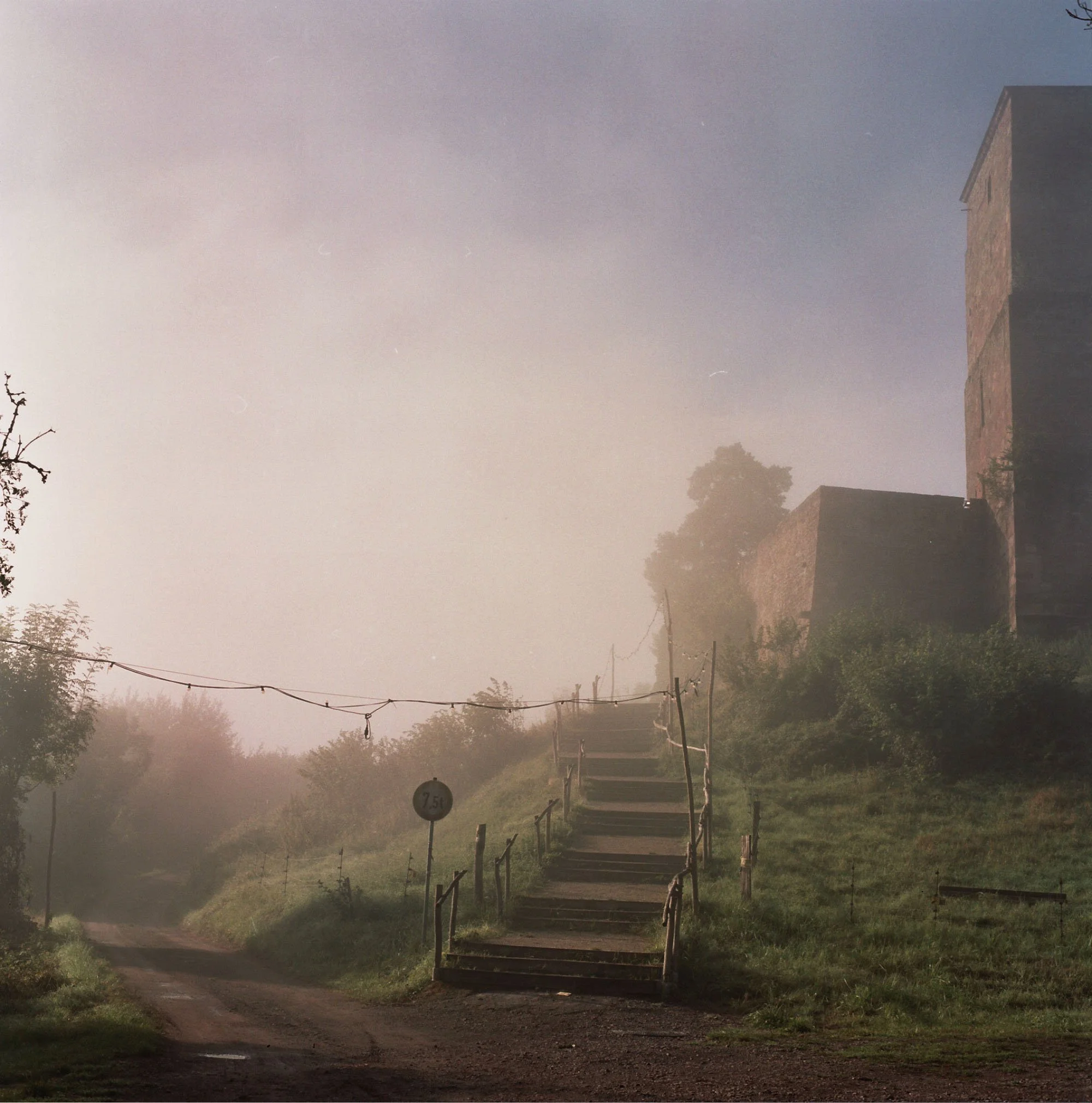 HIERSEIN0000_Burg Kopie.jpg