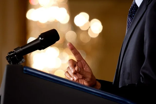 How Not to Introduce a Speaker | LinkedIn