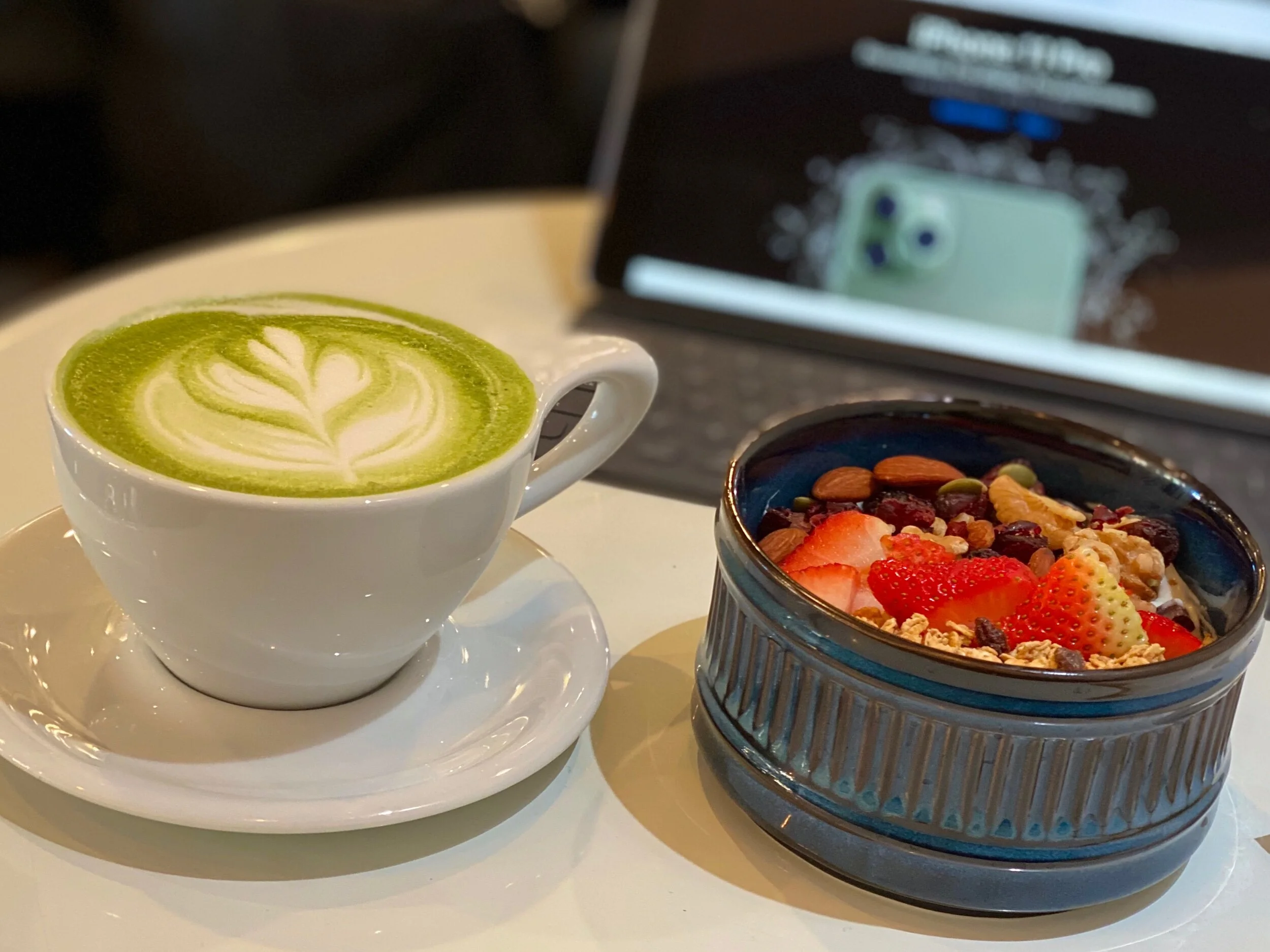 Food Porn: Matcha Latte and Fruit Yogurt