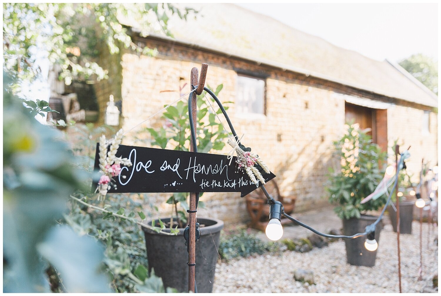 Charlotte.Eve.Photography.JandH.Dovecote.Barn.Banbury.Oxfordshire.wedding.photography_0013.jpg