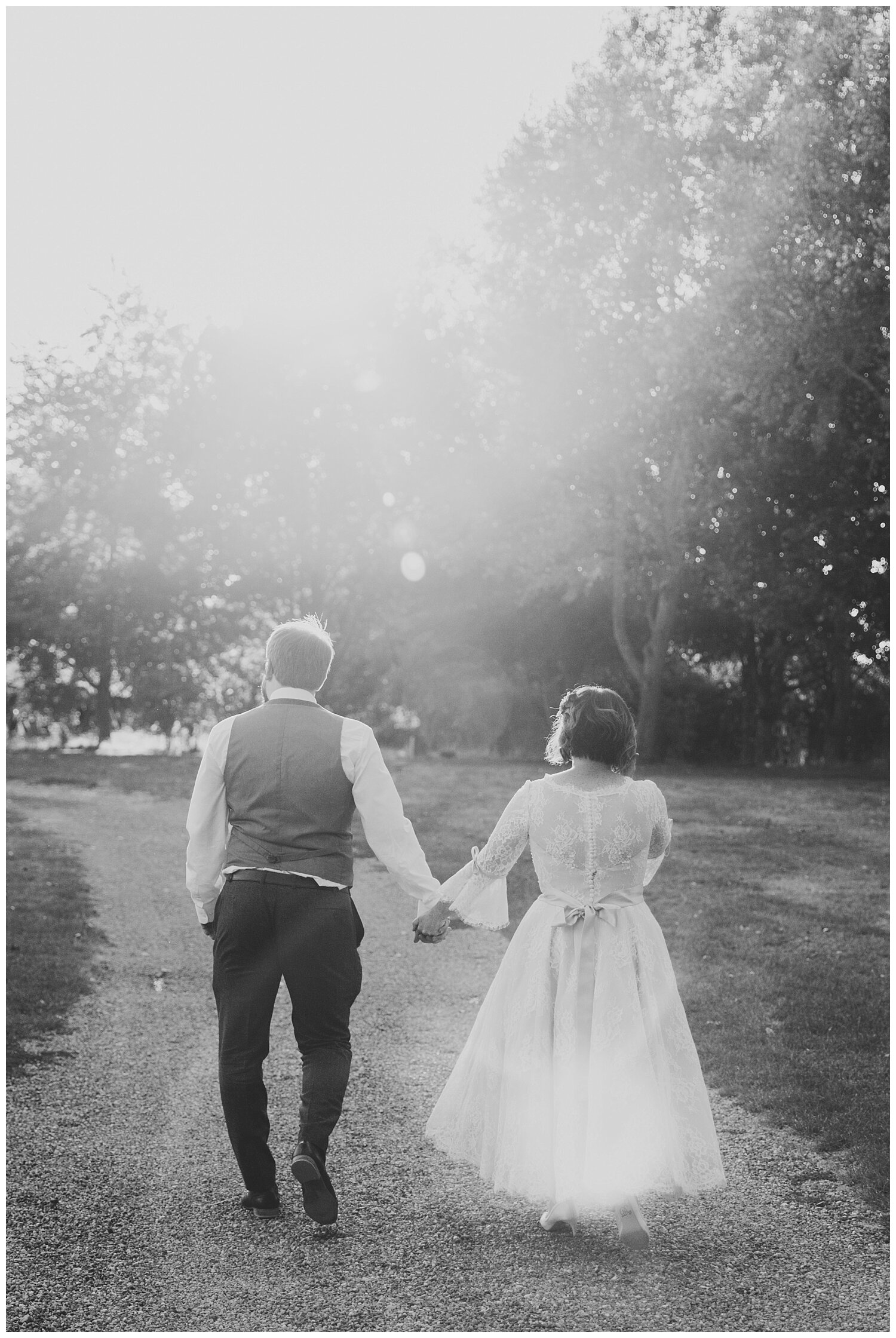 Charlotte.Eve.Photography.JandH.Dovecote.Barn.Banbury.Oxfordshire.wedding.photography_0078.jpg