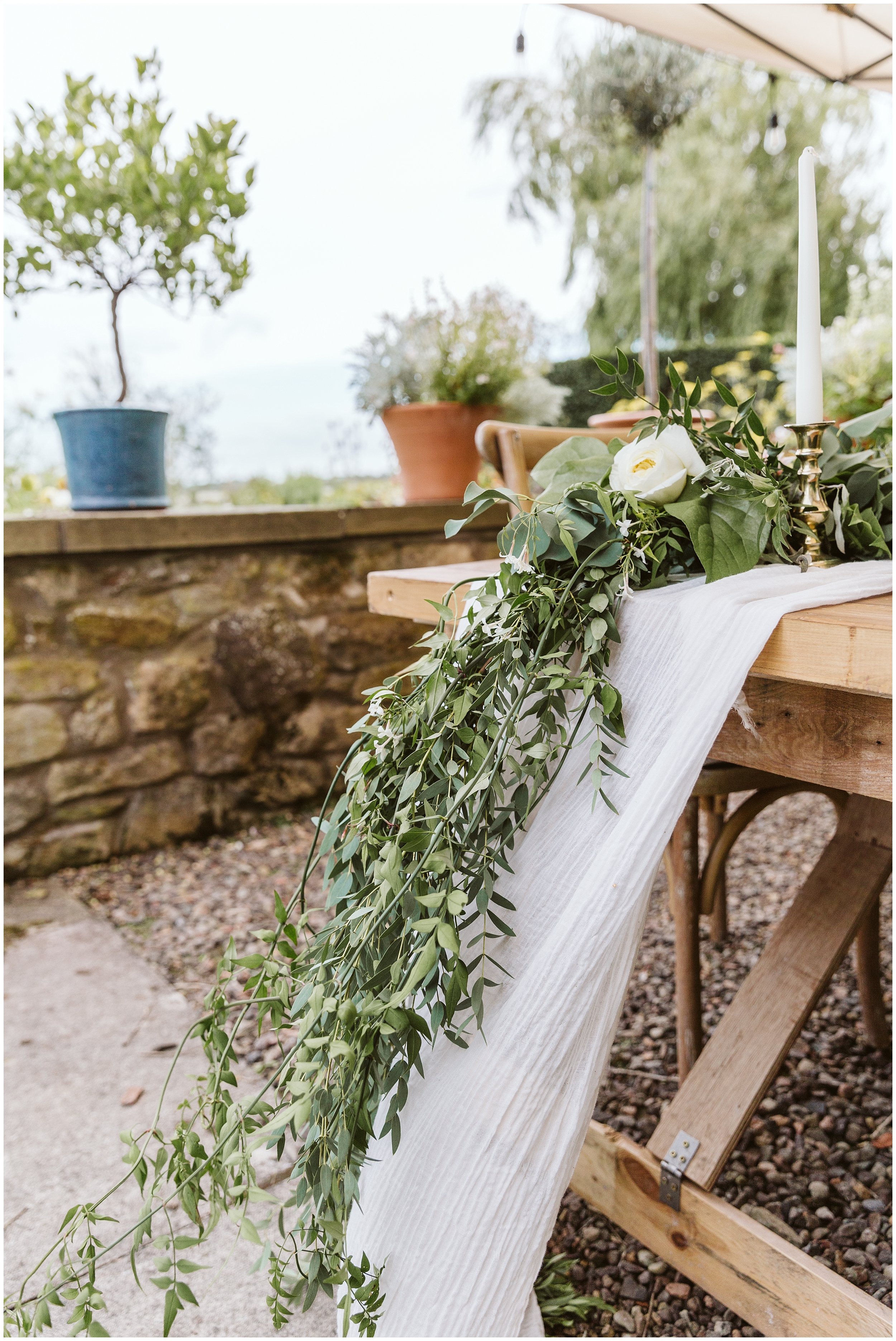 Charlotte.Eve.Photography.Northamptonshire.Oxfordshire.garden.marquee.wedding_0014.jpg