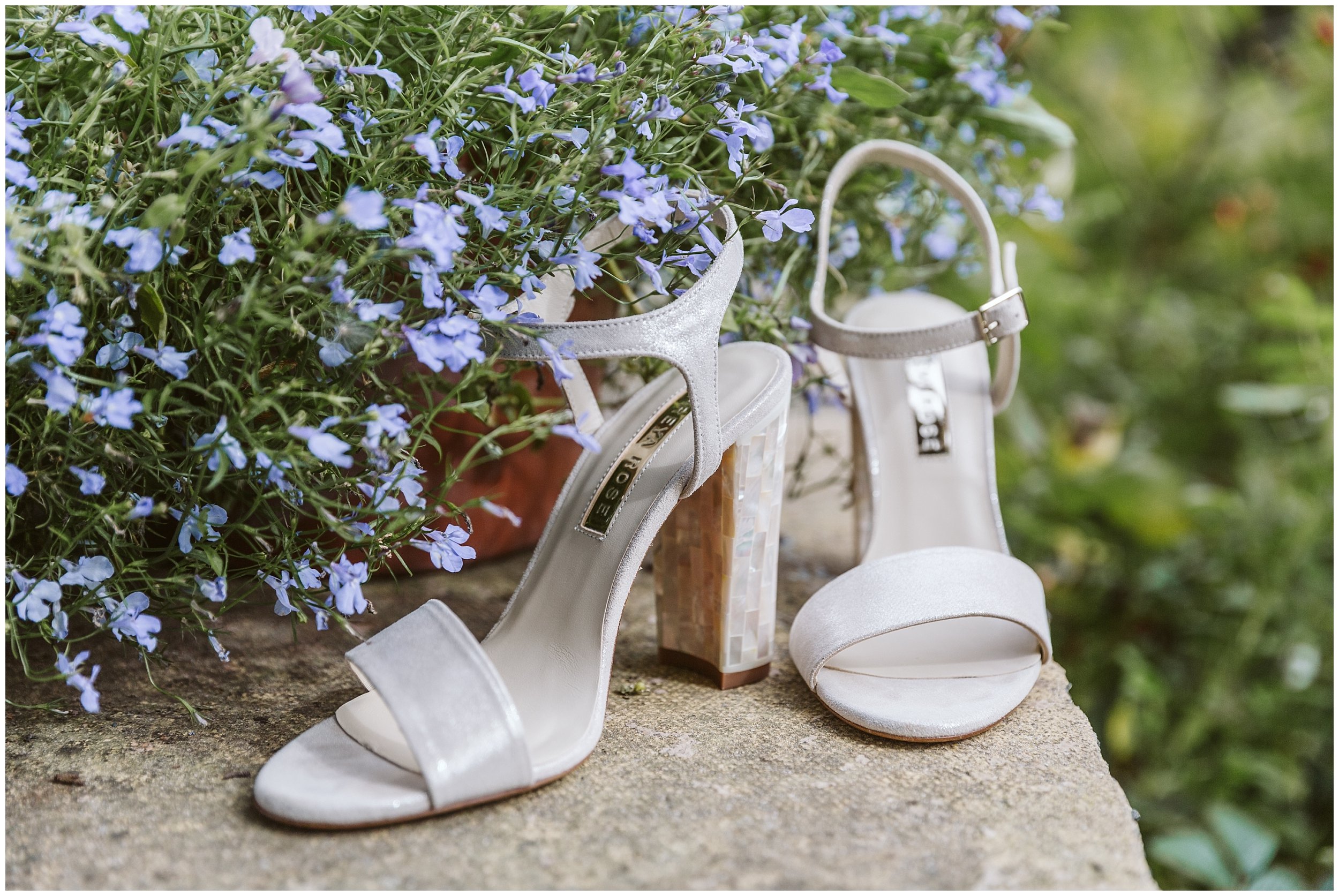 Charlotte.Eve.Photography.Northamptonshire.Oxfordshire.garden.marquee.wedding_0016.jpg