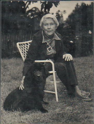 Millar's Beast in View won the 1956 Edgar Award for Best Novel and she in turn received the title of Grandmaster from the Mystery Writer's of America in 1983.