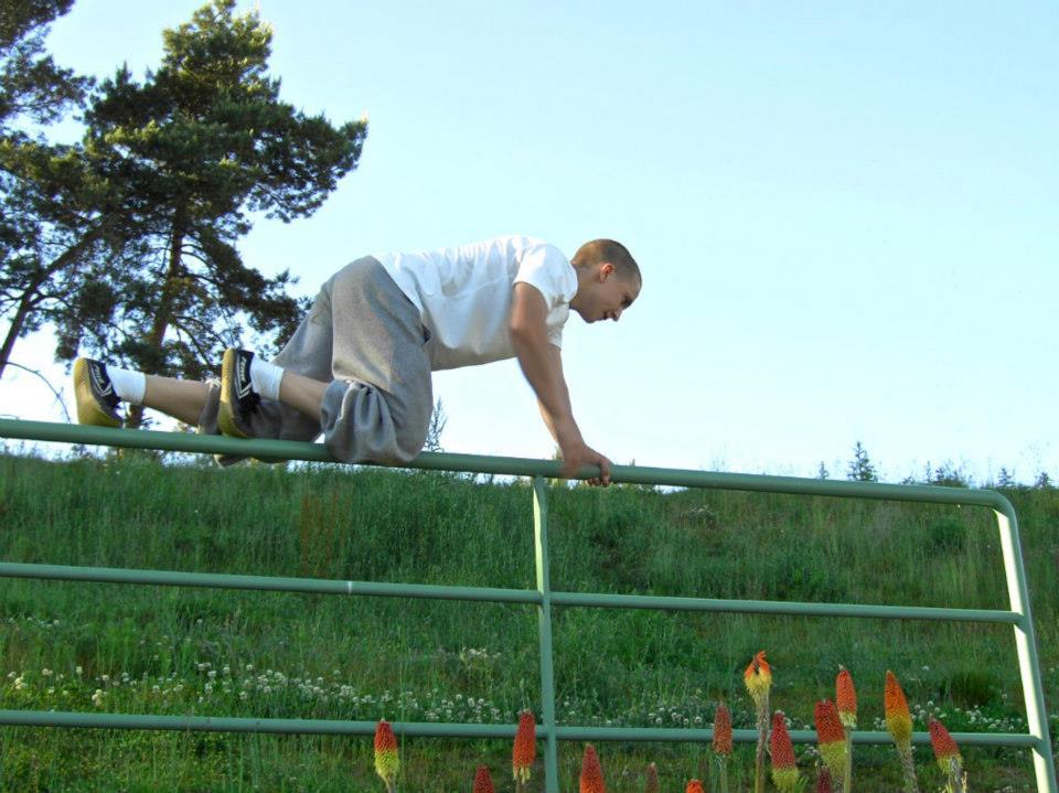 Challenging our balance in a complex and creative way makes our movement foundation a lot better.