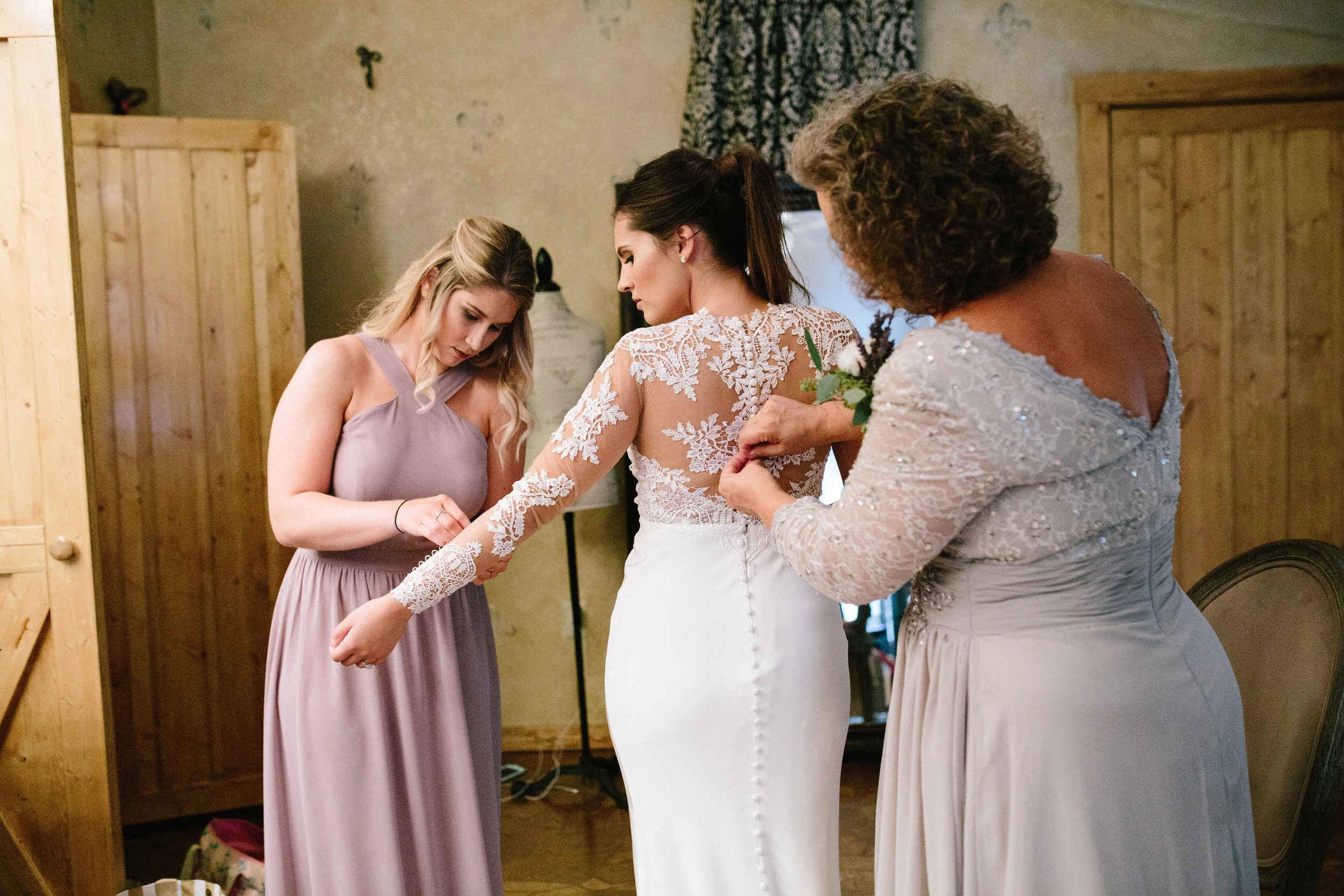 Bride Getting Ready Plant City Florida Wedding Photographer Benjamin Hewitt Photography