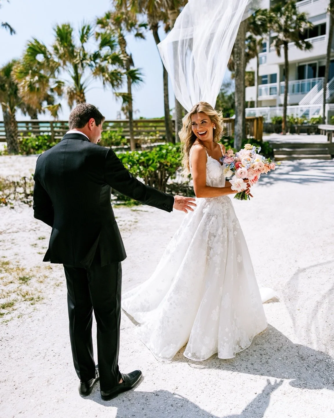 When the veil decides it&rsquo;s gonna do what it wants ✌️