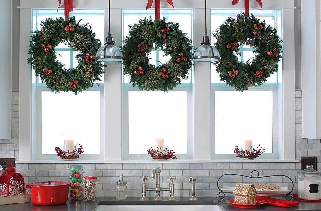 Hang decorative elements in groups of 3 or 5 for dramatic visual impact 