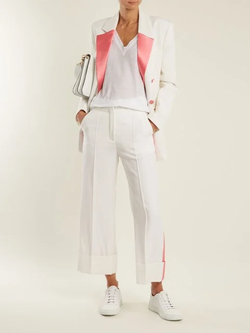 or with everyday sneaks for an off-duty vibe