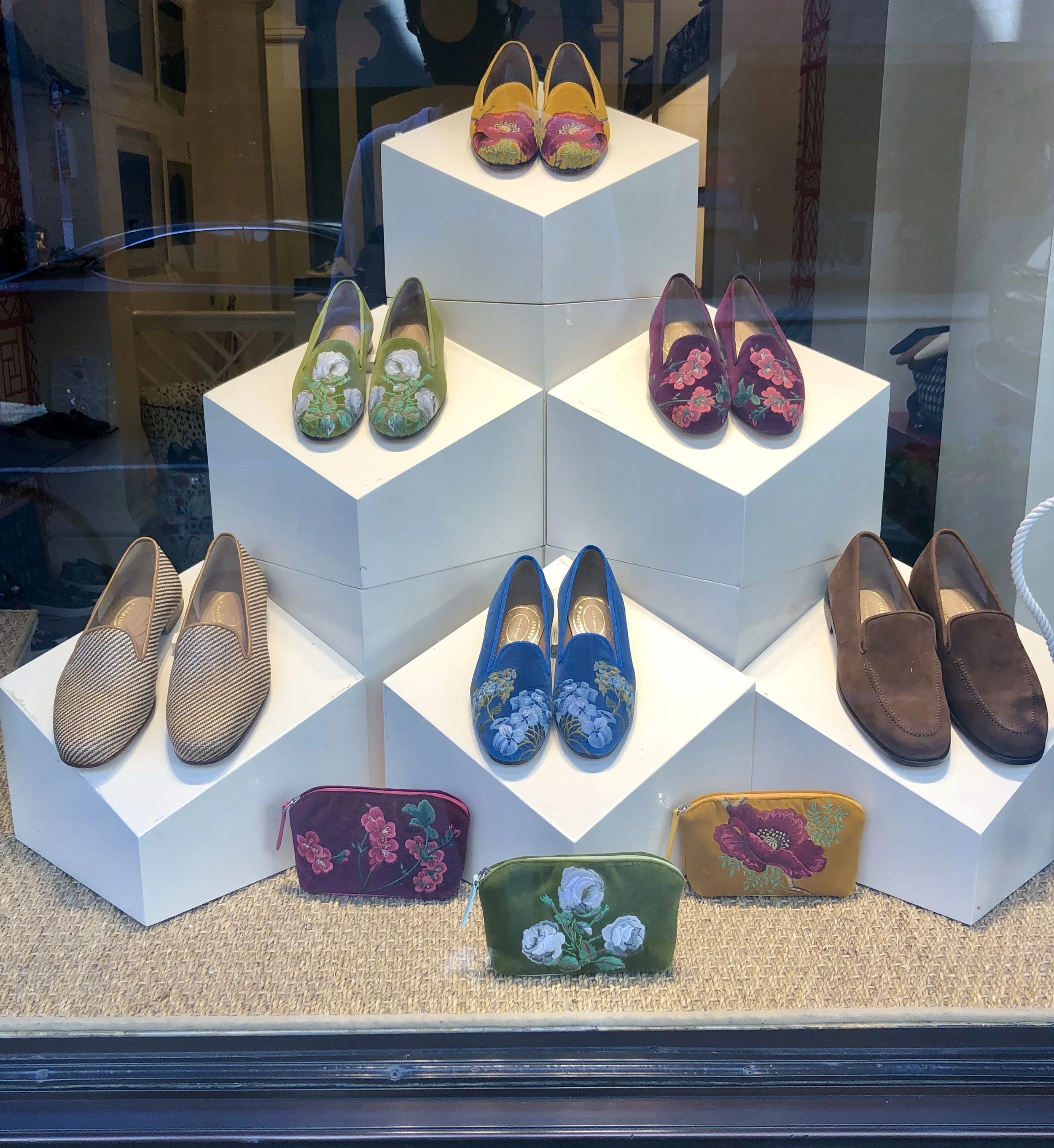 There are also coordinating chic velvet pocket purses to coordinate with or instead of the slippers