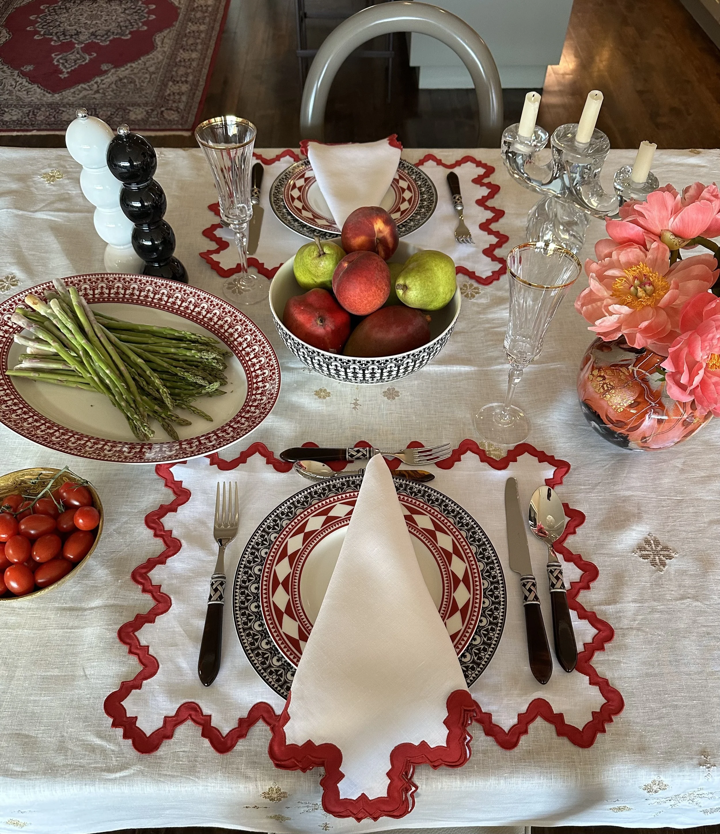 Stylish Dining: Festive Tablescapes