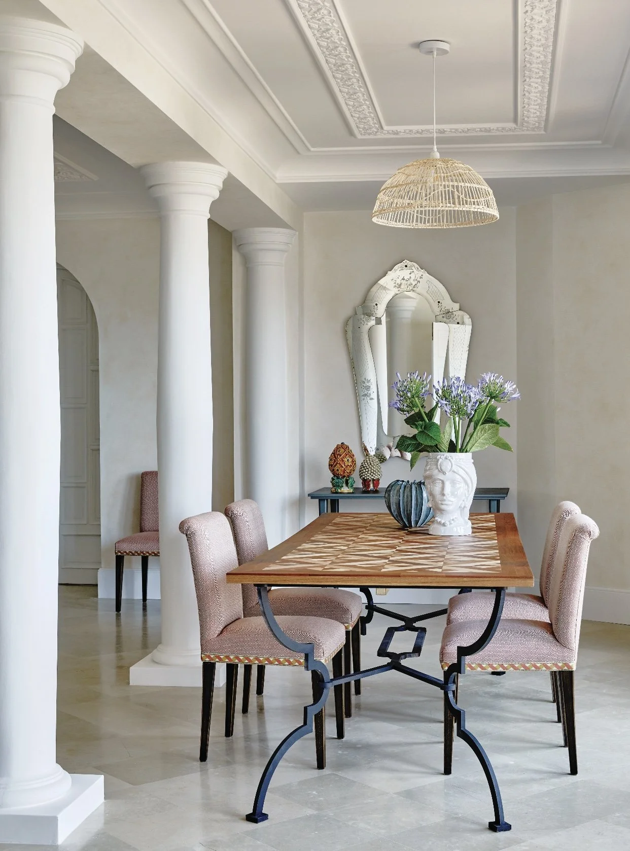 Elegant Dressing, Stylish Dining, Living with Art, Interior Design ...