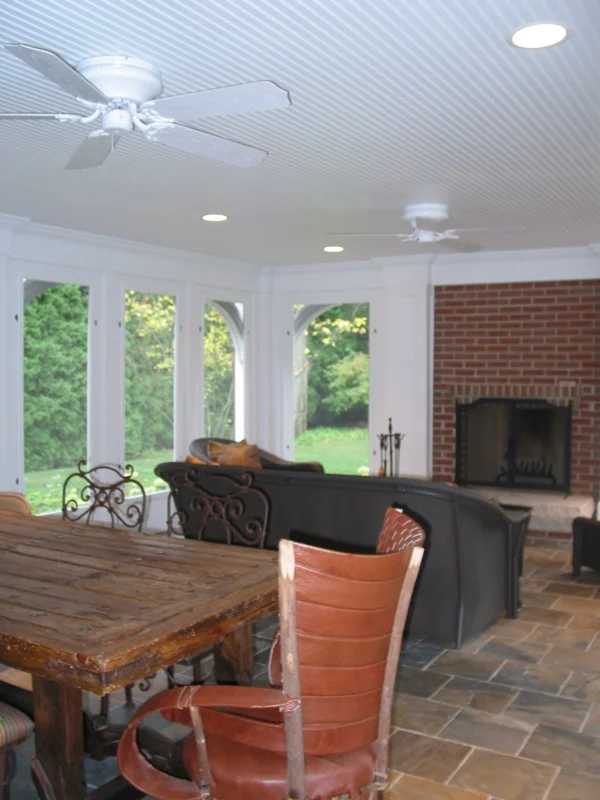 Porch 1.jpg