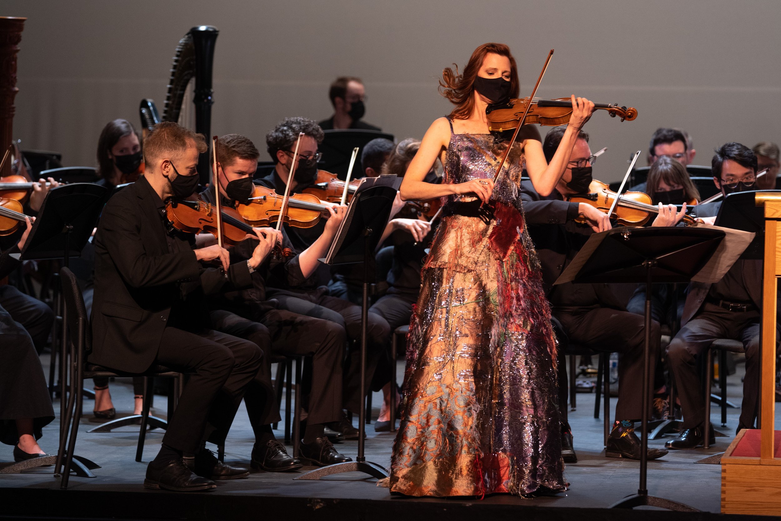  Violinist Holly Mulcahy performs George S. Clinton’s “The Rose of Sonora” with the Lakeview Symphony.   