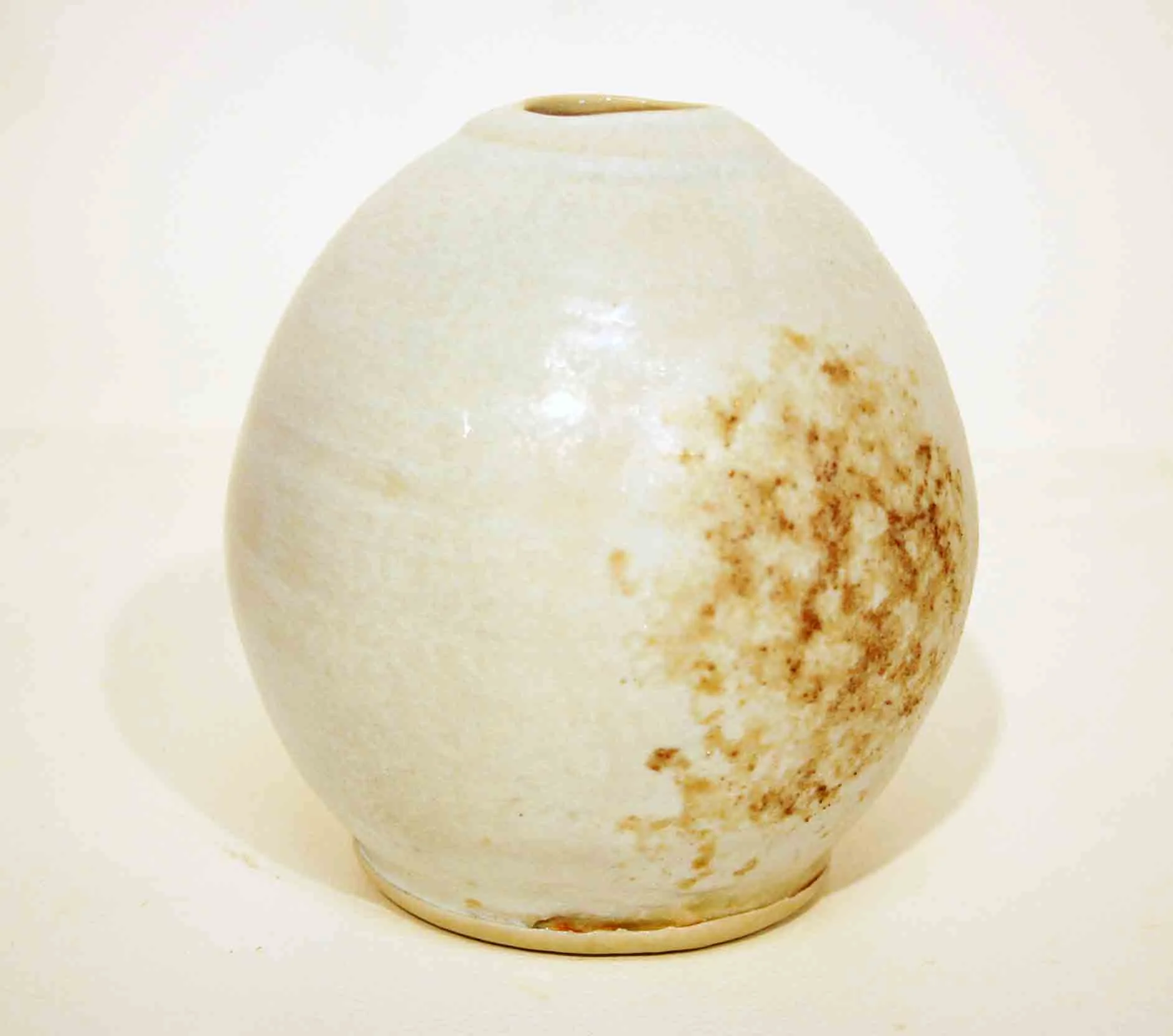 16 moon jar.jpg