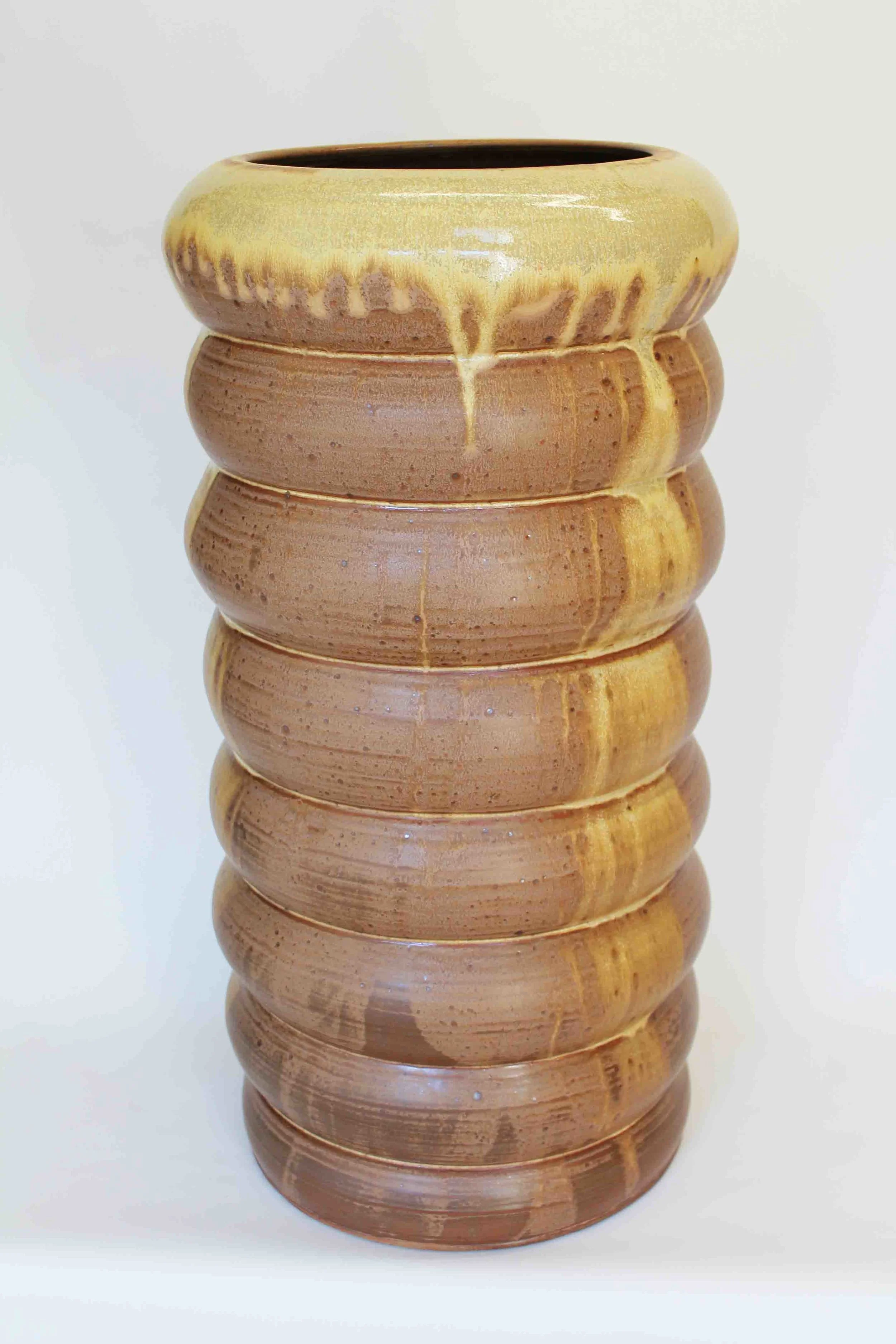 curved vase h-23.5in l-11in.JPG