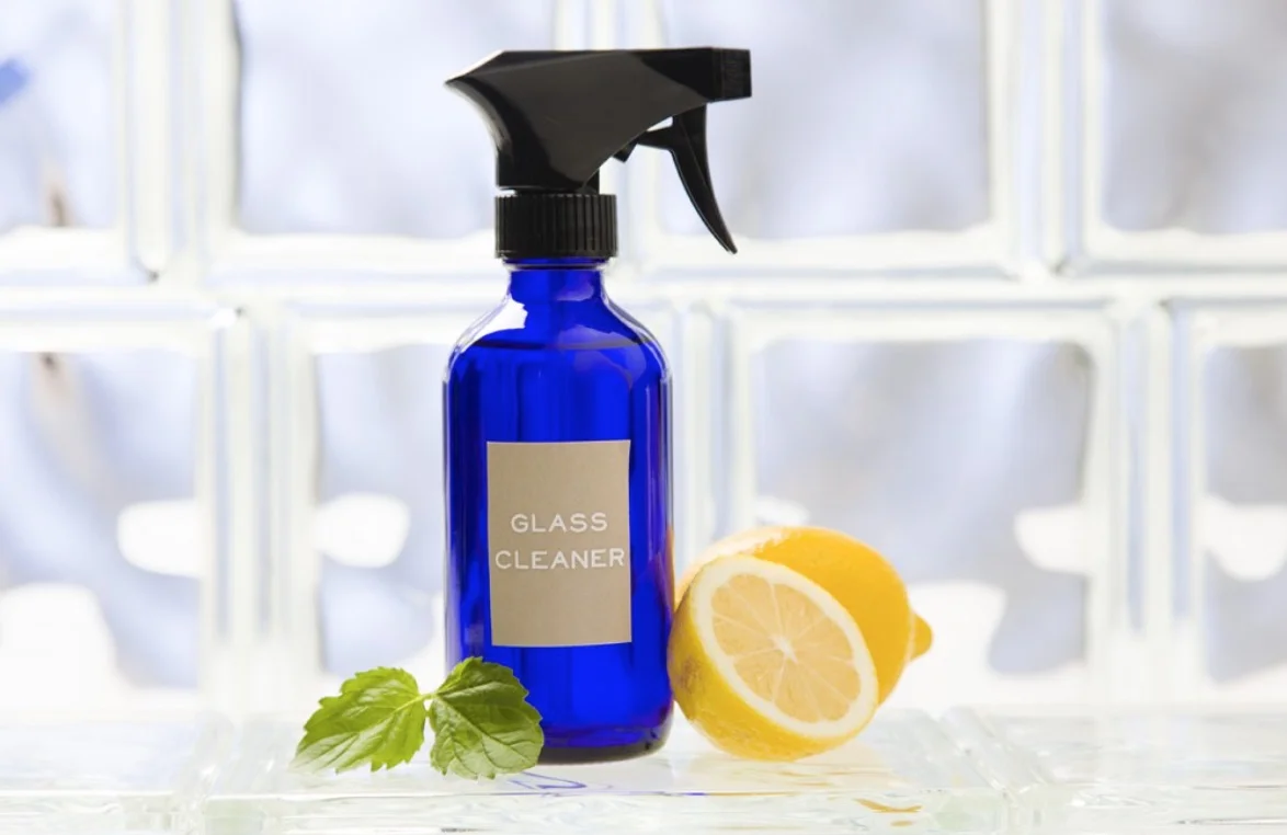 Leom_oil_essential_oil-toxic_free_cleaning.jpg