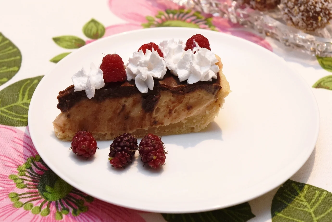 Tie the knot peanut butter pie served.jpg