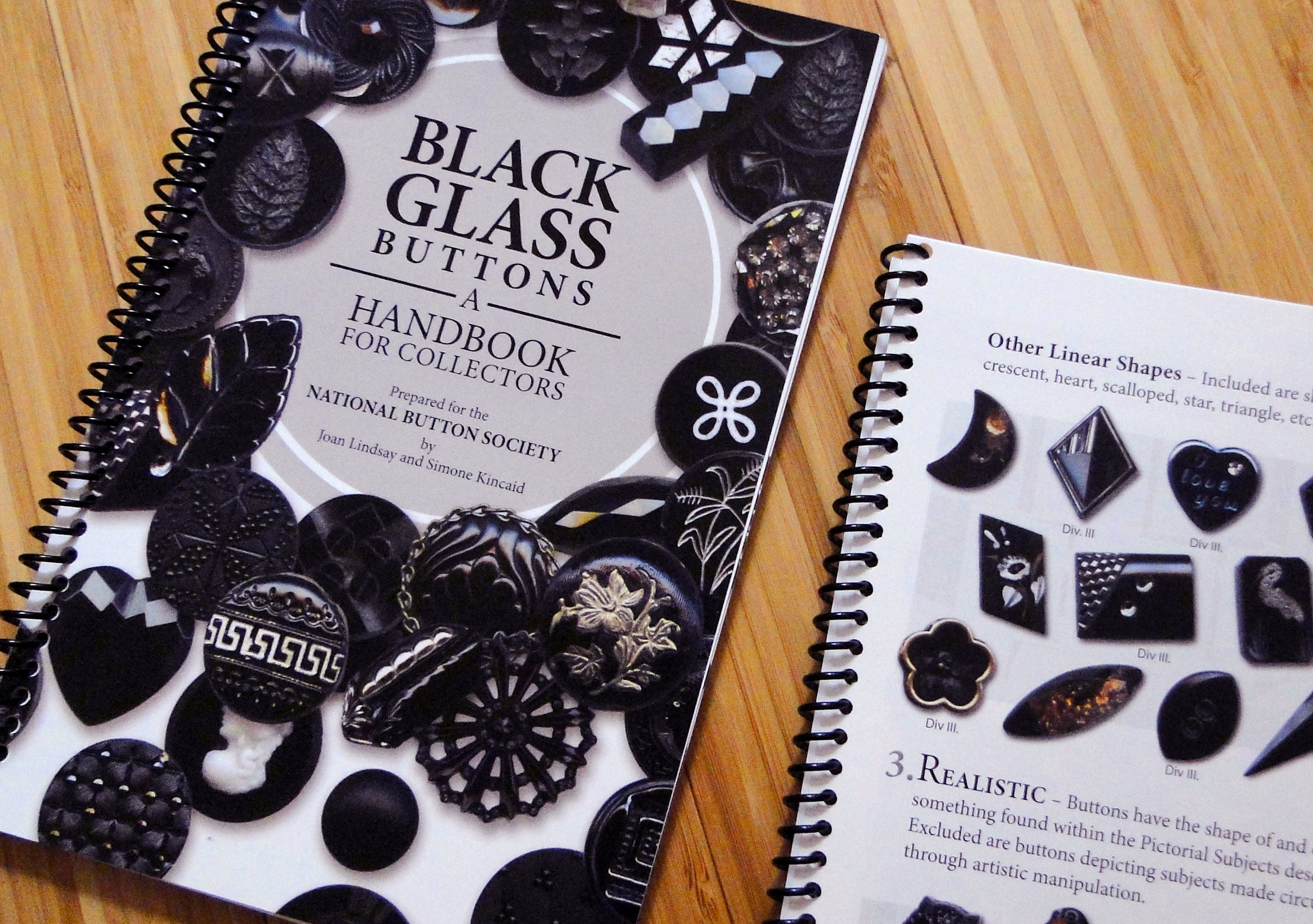 Black Glass Buttons: A Handbook for Collectors