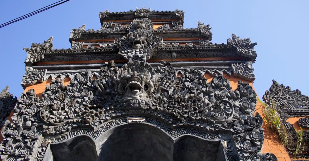 Entrance to Tanah Lot