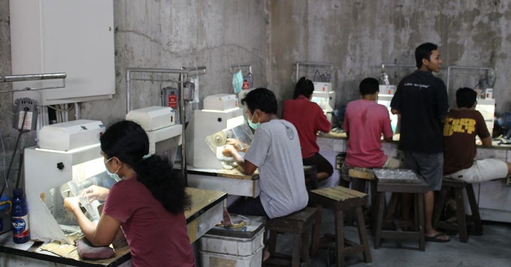 Polishing station
