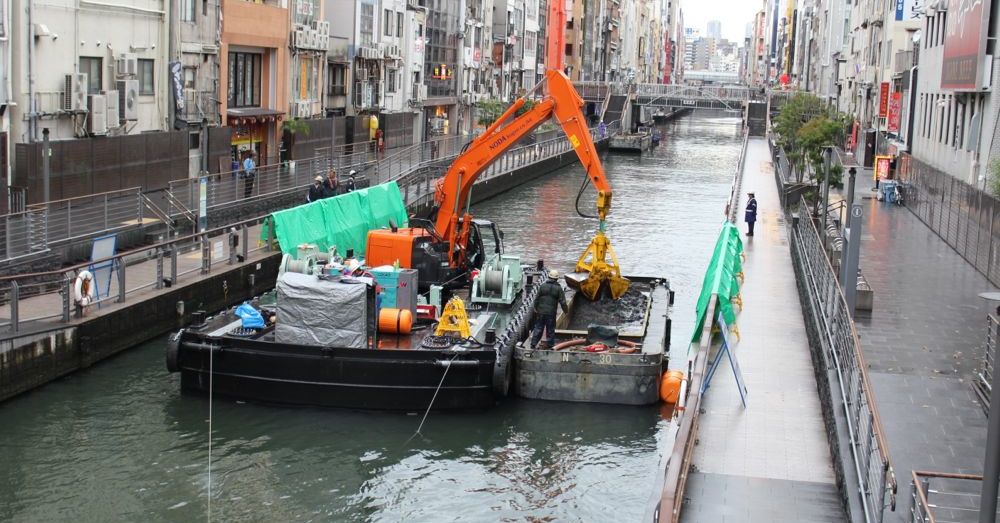 Dredging the Dotonbori River