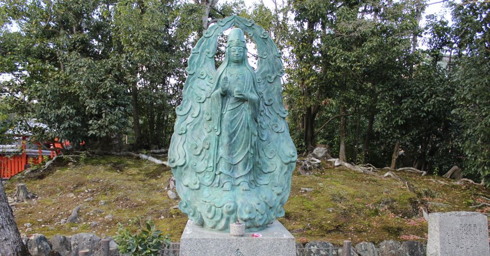 Statue at Tenryū-ji