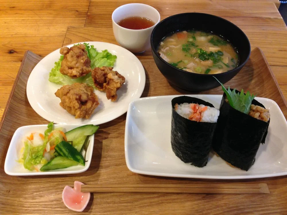 Lunch set with the "best onigiri" in Japan