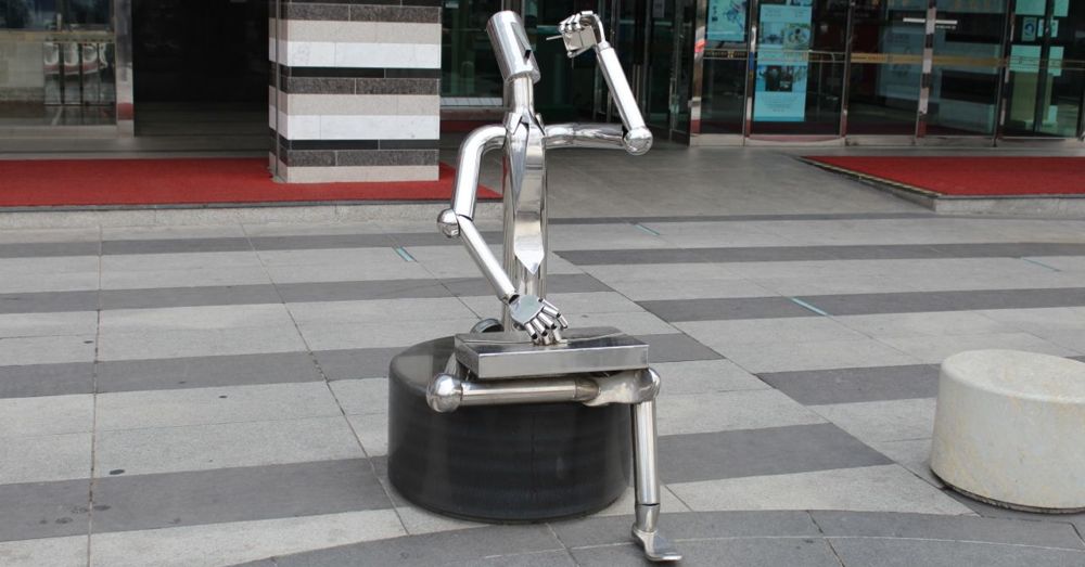 Street Art: Silver Businessman