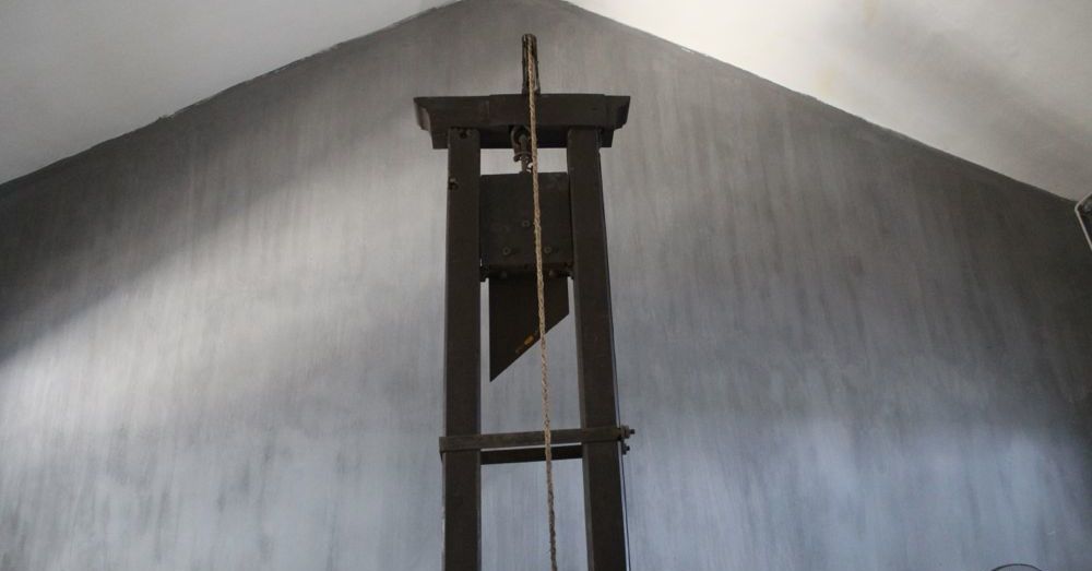 Guillotine