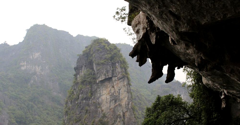 Dangling Feet Formation