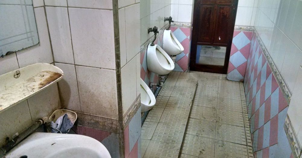 Toilet, Ha Noi Station