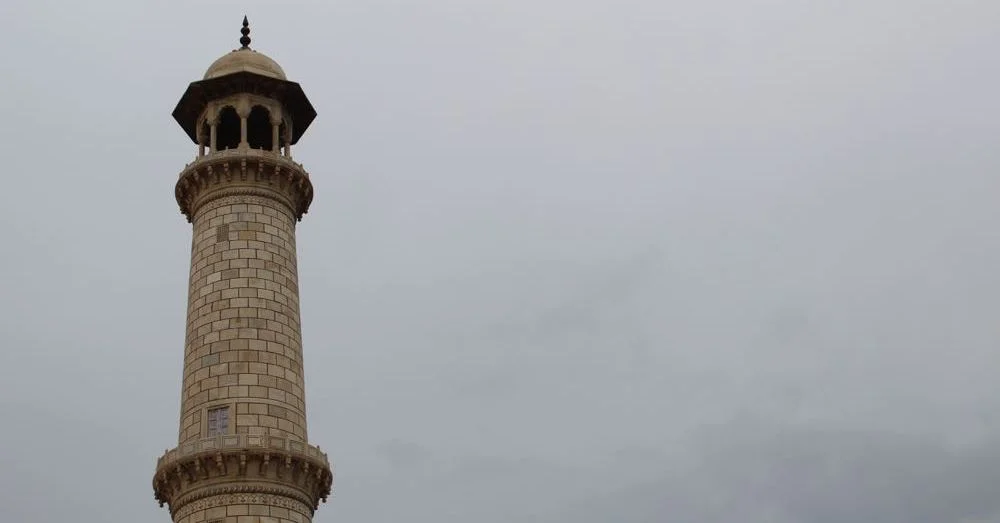 Taj Mahal Minaret