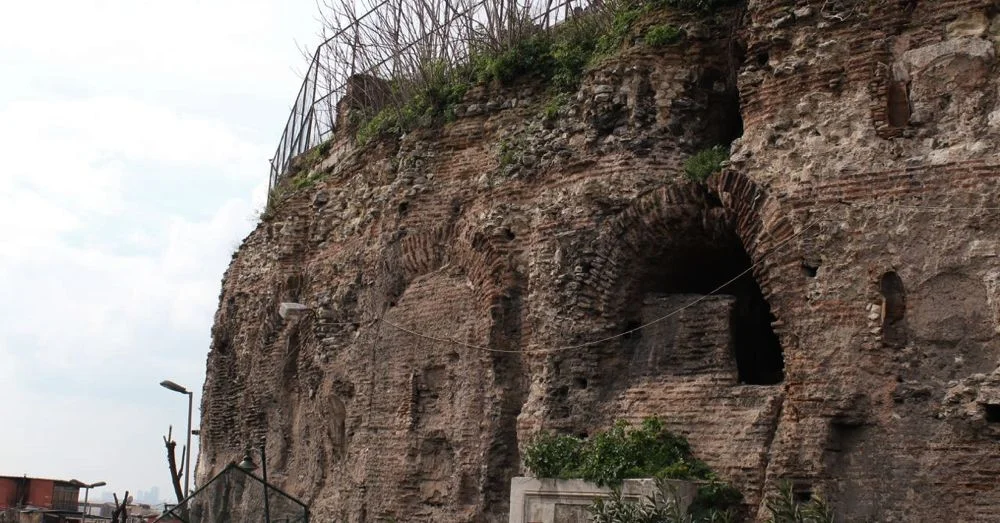 Walls of the Sphendone