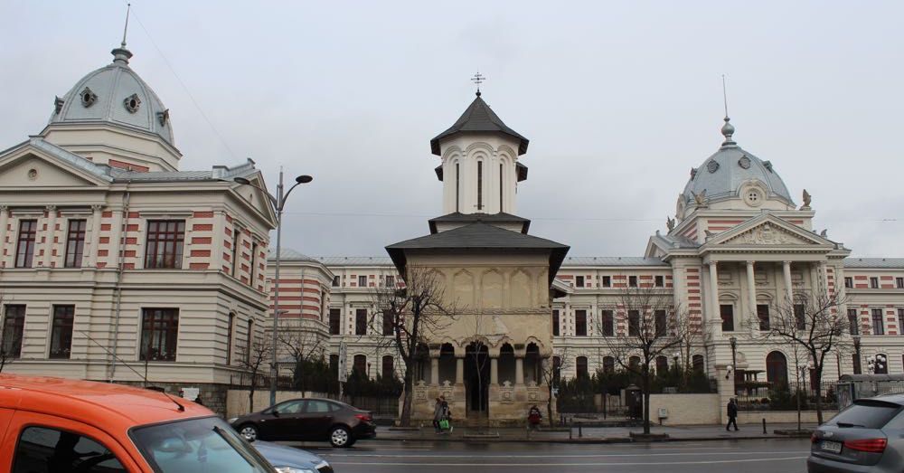 Small Church / Coltea Hospital