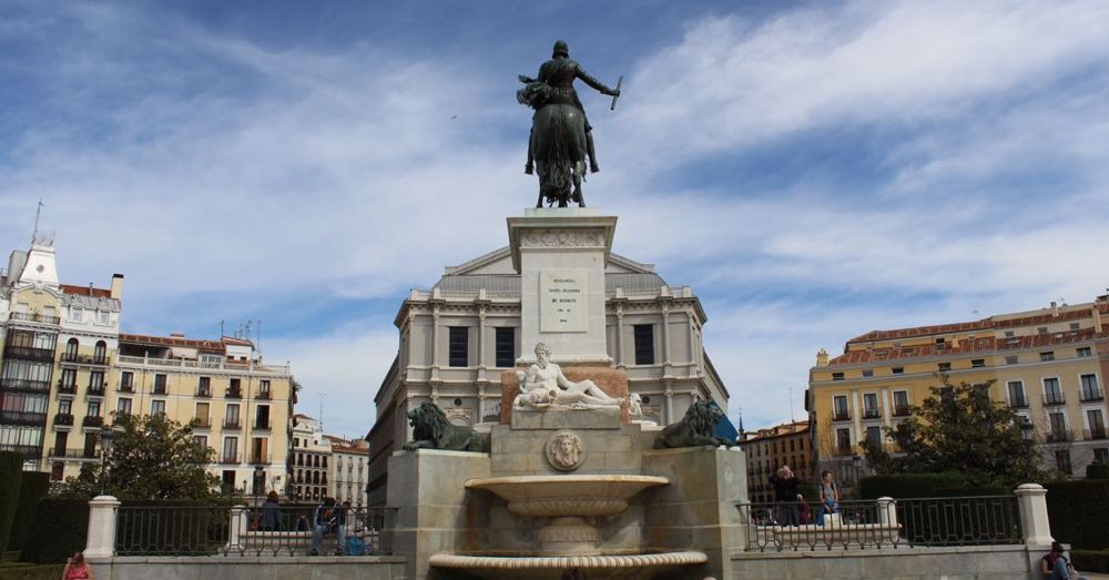 Felipe IV from the rear.