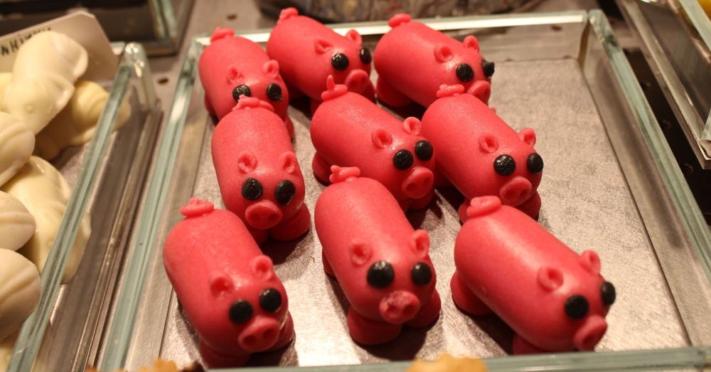 La Boqueria: Mazapan Pigs!
