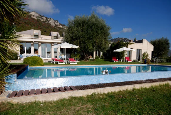 MAS-1-pool-house.jpg