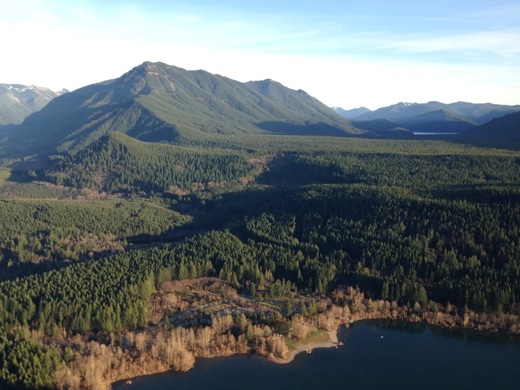 Hike Along the Crest of Rattlesnake Ridge