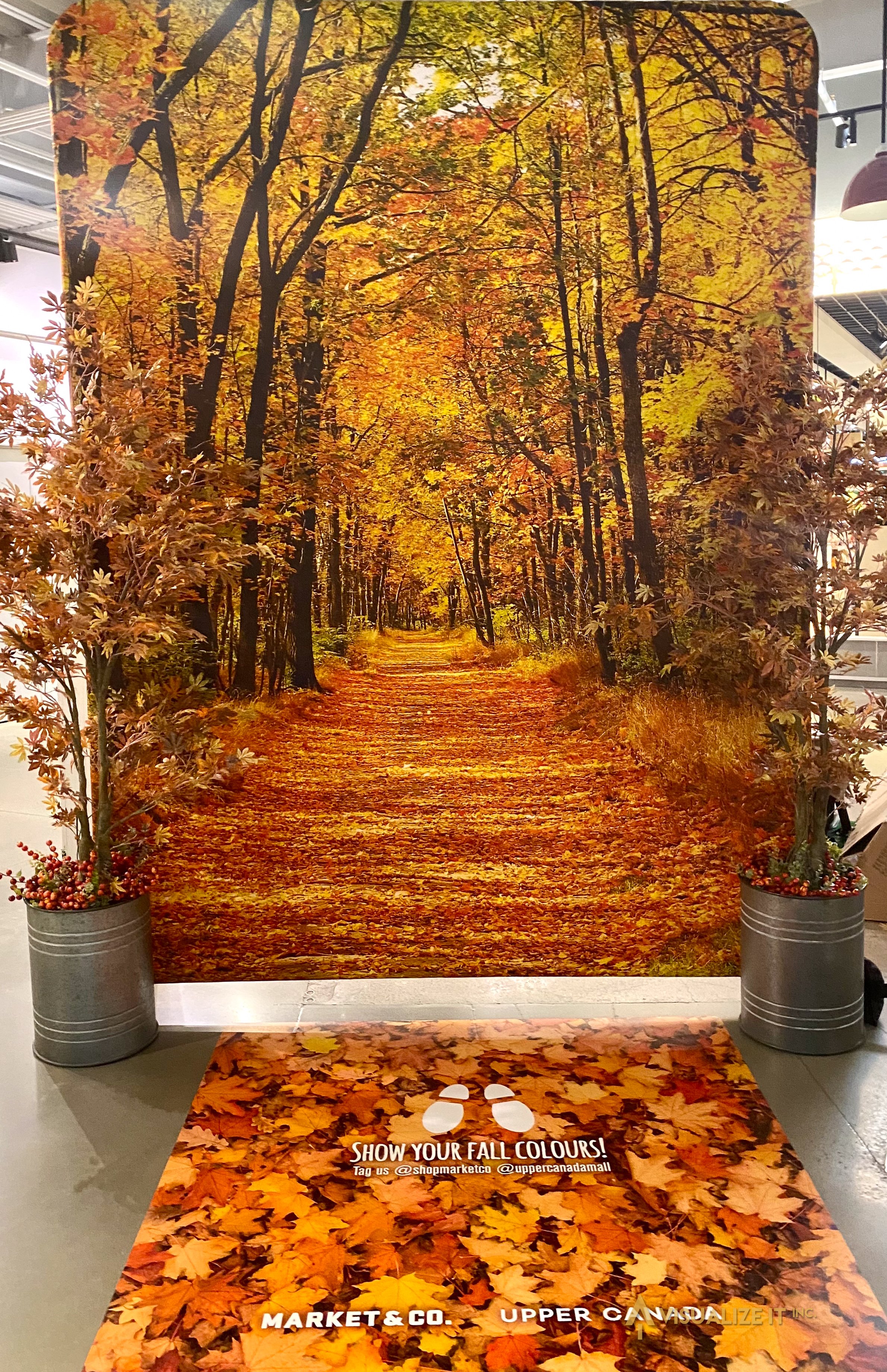 Upper Canada Mall - Fall Display