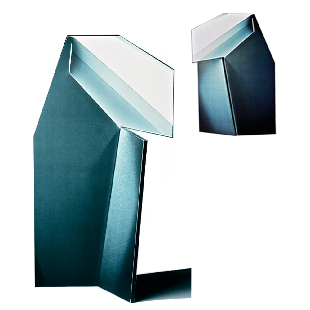 katinka-photoconstruct4.graygreenwhite.png