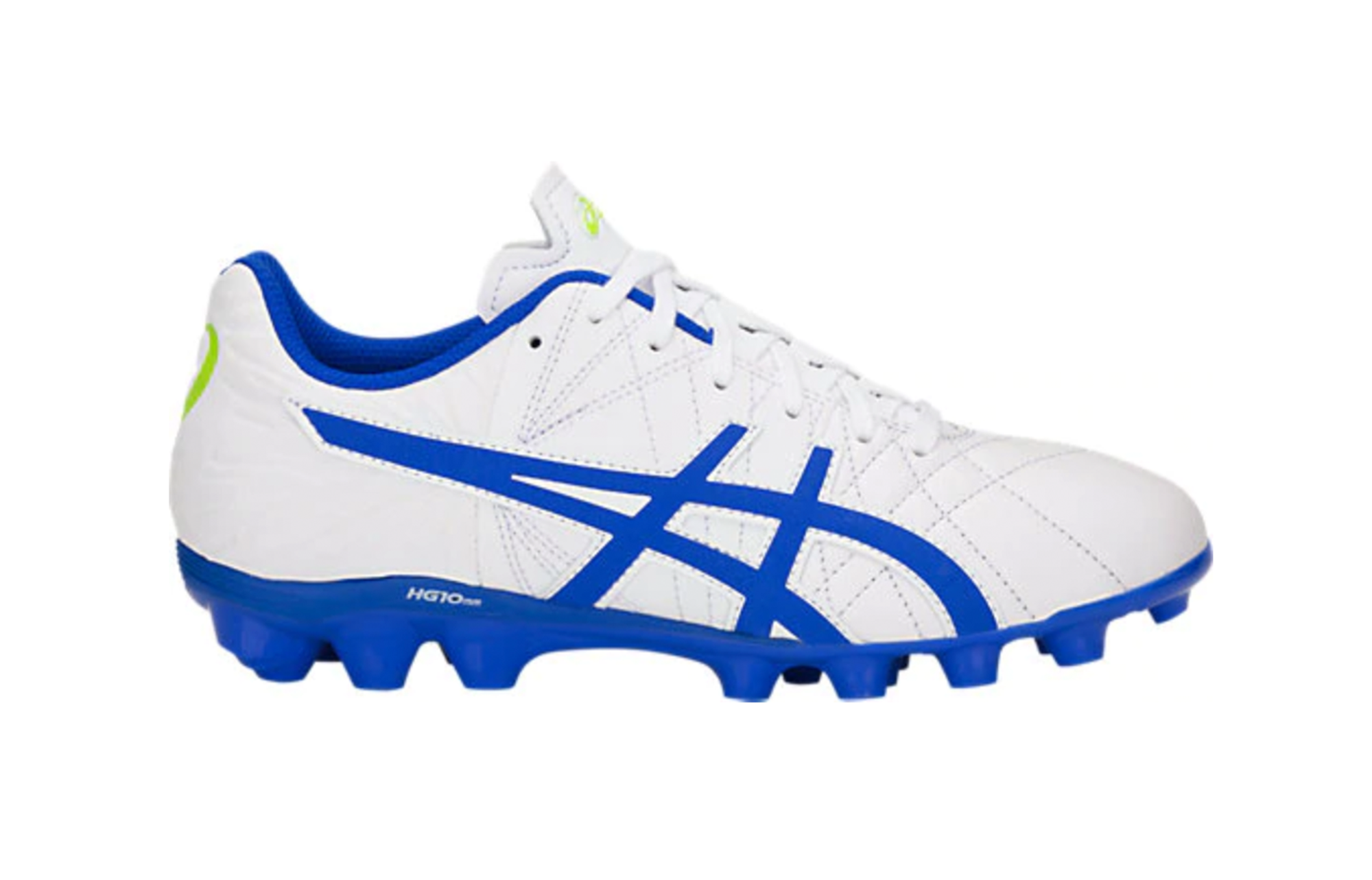 Our Top Tips for Buying football boots for junior football players