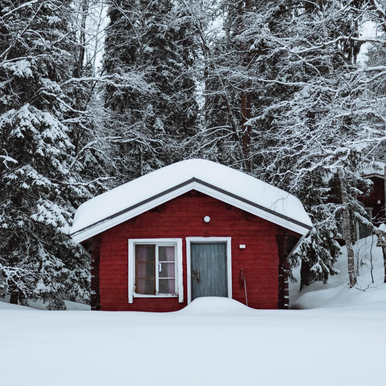 Don’t Get Left Out in the Cold: The Ultimate Winter Cottage Insurance Checklist for Ontario Homeowners