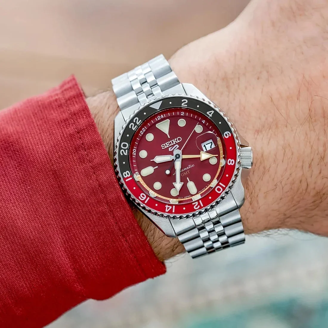 Seiko_5_Sports_HDB016__Dr.Pepper_wrist-shot.webp