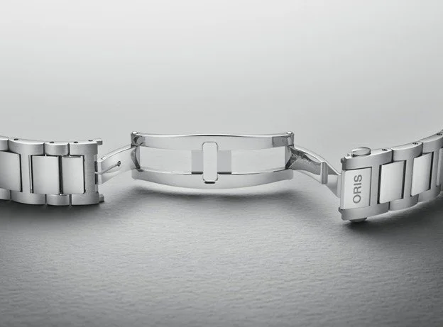 01 754 7798 4068-07 8 20 06 Clasp.jpg