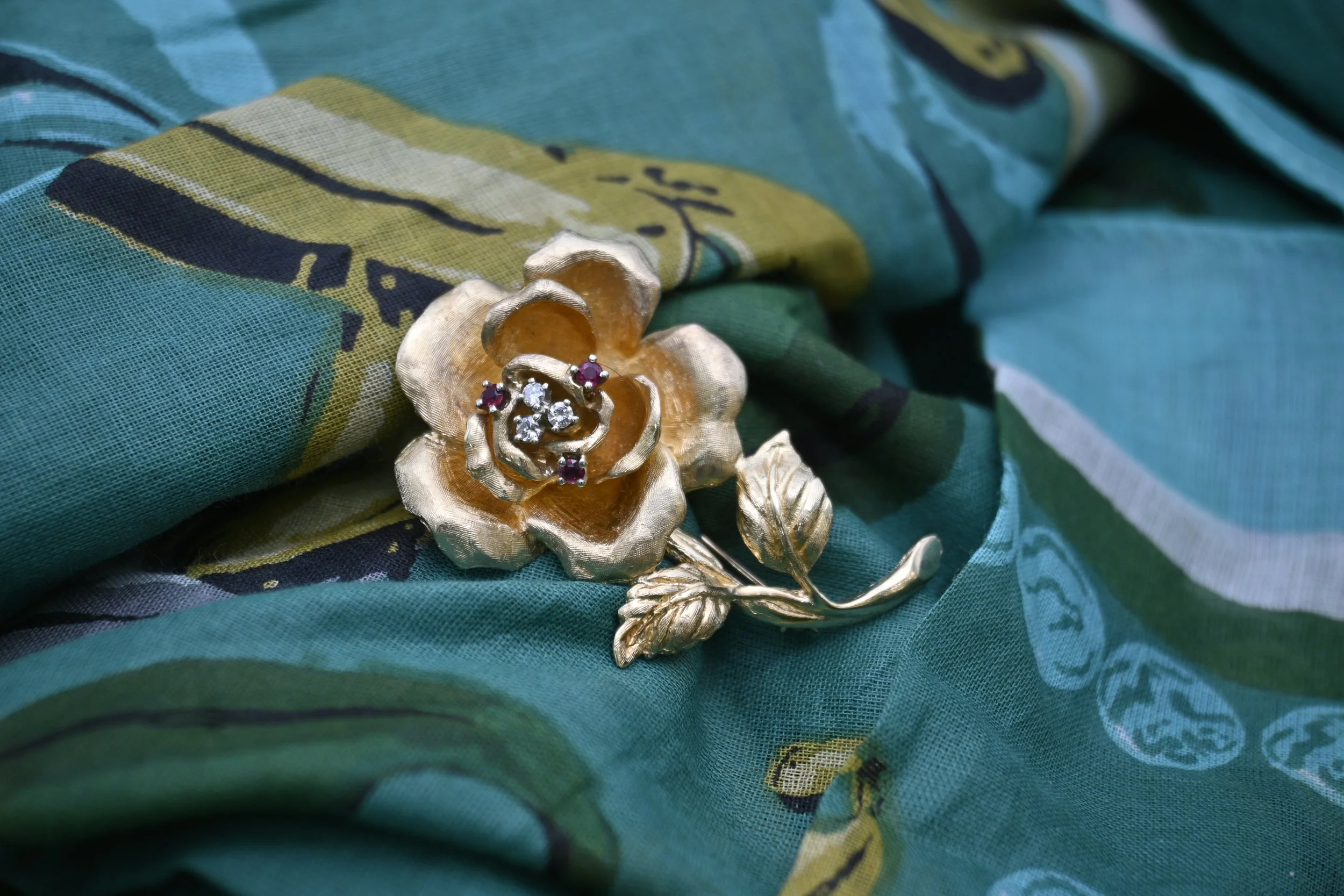 Art Nouveau Textured floral cocktail Brooch