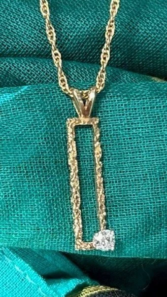 Retangular+Diamond+Pendant.jpg