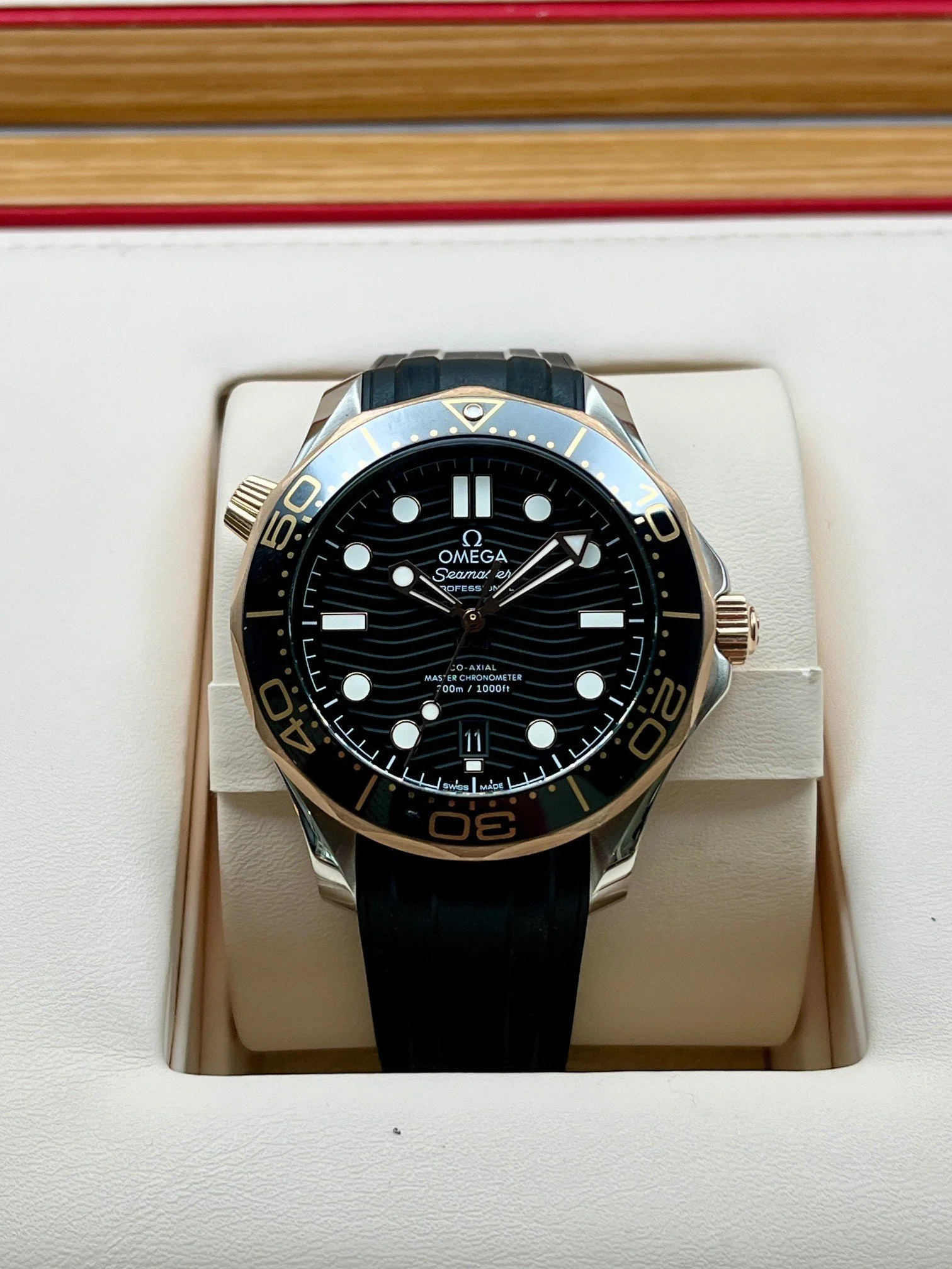 Omega SMP300 Sedna Main.jpg